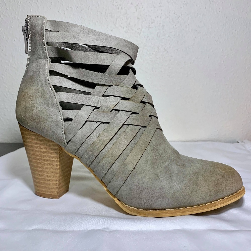 Boutique ankle boots EUC